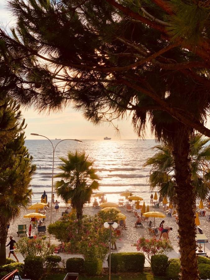Mali I Robit Beachfront Apartment غوليم المظهر الخارجي الصورة