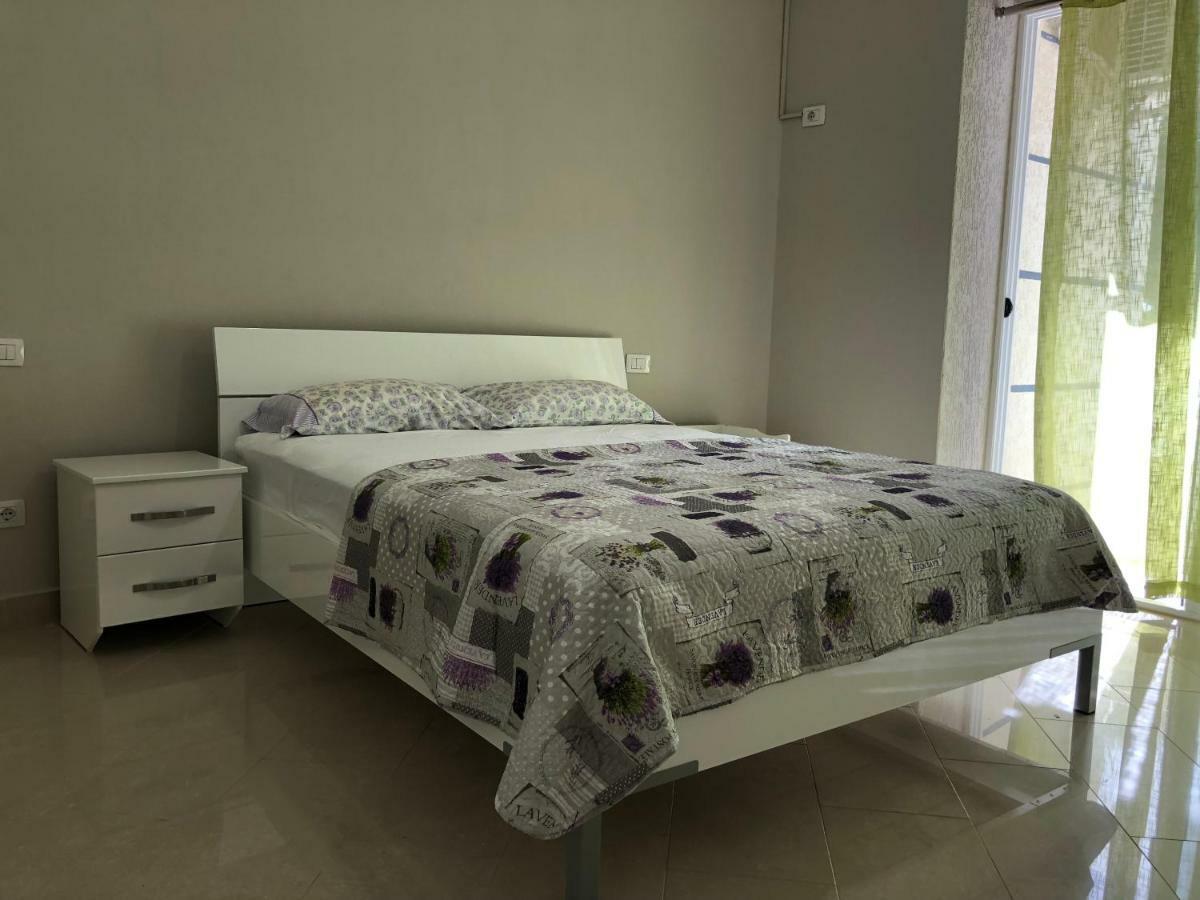 Mali I Robit Beachfront Apartment غوليم المظهر الخارجي الصورة